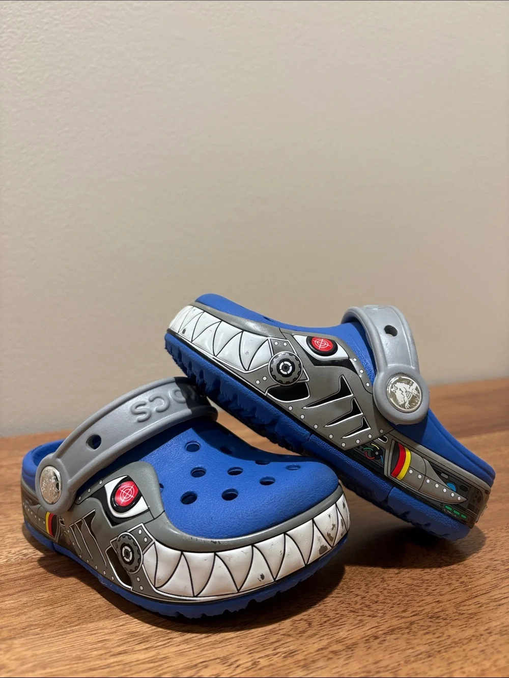 CrocsLights Light Up Robo Shark Clogs - 2014 Rare Vintage
